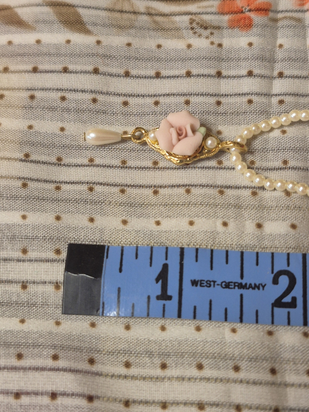 1928 Gold-Tone Pearl Necklace with Pink Rose and Pearl Drop - Picture 7 of 7